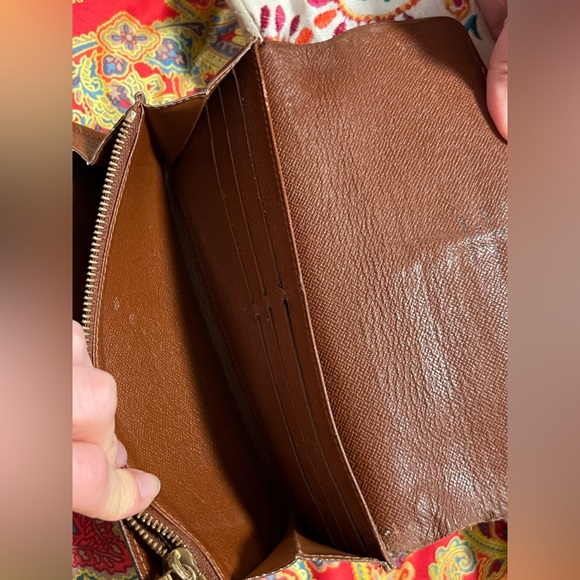 ****SALE**** Louis Vuitton Sarah Long Bifold Wallet 10cc slot - Picture 5 of 5